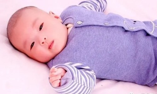 婴儿发烧到多少度可以吃退烧药-婴儿发烧持续七个小时网婴儿发烧怎么办教你一招快速降温知识网站,分享婴儿发烧推拿哪个地方最管用大全